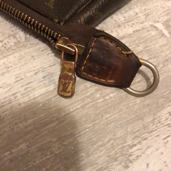 Vintage Authentic Louis Vuitton pochette - Picture 7 of 17